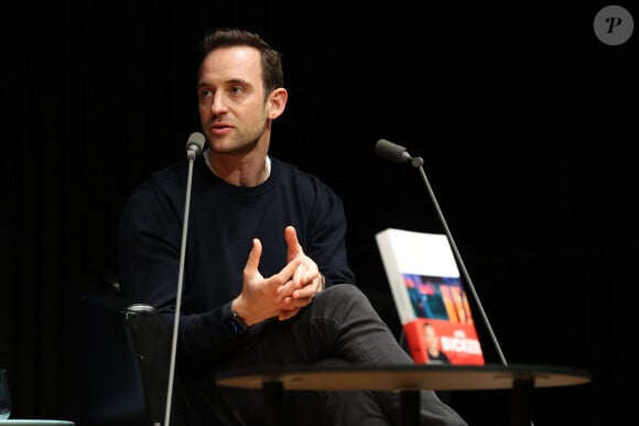 Exclusif - Joël Dicker échange avec ses lecteurs à l'occasion de la sortie de son livre Animal Sauvage au centre de conférence "La Station Ausone - Librairie Mollat" à Bordeaux, le 29 février 2024. © Jean-Marc Lhomer / Bestimage 