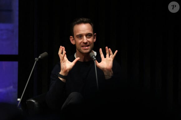 Exclusif - Joël Dicker échange avec ses lecteurs à l'occasion de la sortie de son livre Animal Sauvage au centre de conférence "La Station Ausone - Librairie Mollat" à Bordeaux, le 29 février 2024. © Jean-Marc Lhomer / Bestimage 