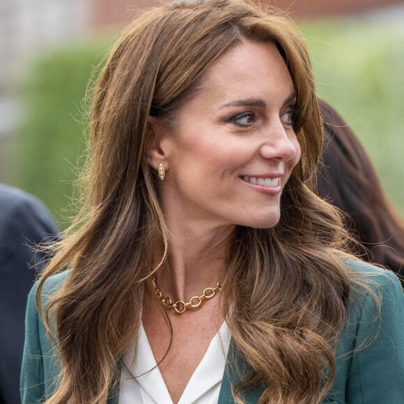 Et qu'elle suit une chimiothérapie préventive ?
Catherine (Kate) Middleton, princesse de Galles, va visiter l'usine textile familiale "AW Hainsworth" à Leeds, le 26 septembre 2023.