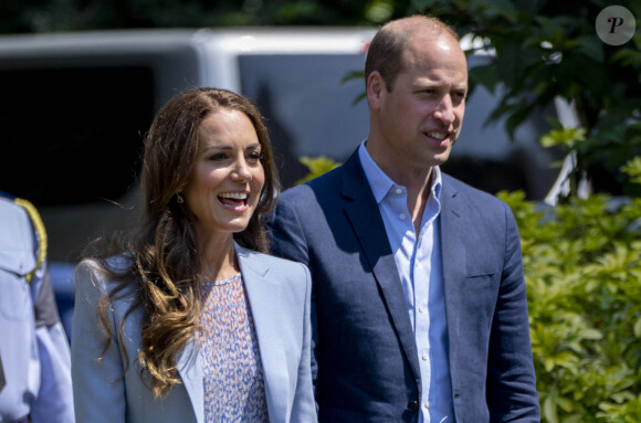 Rappelons que le couple royal a attendu qu'ils soient en vacances scolaires pour leur dire.
Kate Catherine Middleton, duchesse de Cambridge, et le prince William, duc de Cambridge, en visite au musée Fitzwilliam de l'Université de Cambridge. Le 23 juin 2022
