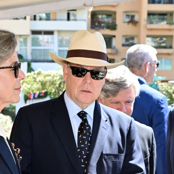 Le prince Albert avait même sorti le chapeau !
Le prince Albert II de Monaco et la princesse Caroline de Hanovre ont célébré les 40 ans d'existence de la Roseraie Princesse Grace, le 3 mai 2024, à Monaco. Créé en 1984 et rénové en 2014, ce jardin odorant est un hommage du Prince Rainier III à son épouse. Installé non loin du chapiteau de Fontvieille. Les 5000m² de cette roseraie, permettent de découvrir plus de 315 variétés de rosiers représentant 6000 pieds de rosiers, répartis en 7 thèmes. Toutes les opérations d'entretien ainsi que les animations proposées tout au long de l'année ont permis d'obtenir la labellisation Espace Végétal Ecologique (EVE) " ECOCERT " pour ce site. © Bruno Bebert / Bestimage