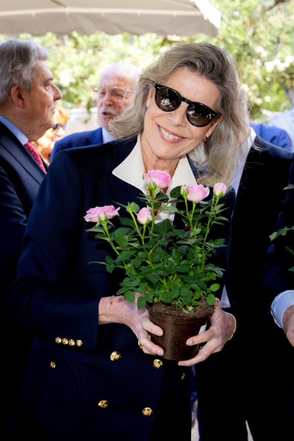 Le prince Albert II de Monaco et la princesse Caroline de Hanovre ont célébré les 40 ans d'existence de la Roseraie Princesse Grace, le 3 mai 2024, à Monaco. Créé en 1984 et rénové en 2014, ce jardin odorant est un hommage du Prince Rainier III à son épouse. Installé non loin du chapiteau de Fontvieille. Les 5000m² de cette roseraie, permettent de découvrir plus de 315 variétés de rosiers représentant 6000 pieds de rosiers, répartis en 7 thèmes. Toutes les opérations d'entretien ainsi que les animations proposées tout au long de l'année ont permis d'obtenir la labellisation Espace Végétal Ecologique (EVE) " ECOCERT " pour ce site. © Bruno Bebert / Bestimage 