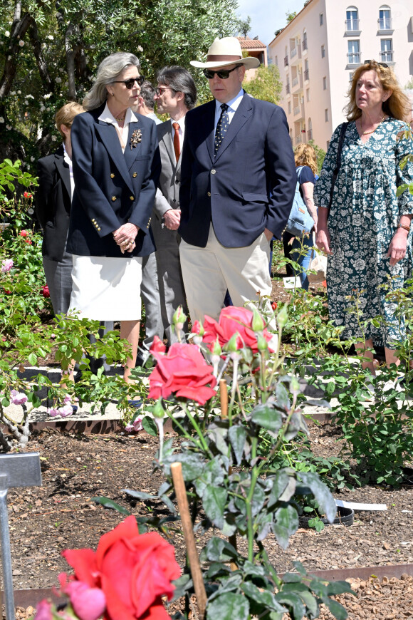 Le prince Albert II de Monaco et la princesse Caroline de Hanovre ont célébré les 40 ans d'existence de la Roseraie Princesse Grace, le 3 mai 2024, à Monaco. Créé en 1984 et rénové en 2014, ce jardin odorant est un hommage du Prince Rainier III à son épouse. Installé non loin du chapiteau de Fontvieille. Les 5000m² de cette roseraie, permettent de découvrir plus de 315 variétés de rosiers représentant 6000 pieds de rosiers, répartis en 7 thèmes. Toutes les opérations d'entretien ainsi que les animations proposées tout au long de l'année ont permis d'obtenir la labellisation Espace Végétal Ecologique (EVE) " ECOCERT " pour ce site. © Bruno Bebert / Bestimage 