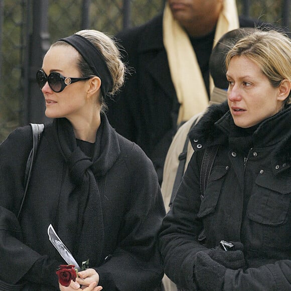 Luana et Laeticia étaient unies dans les bons comme dans les mauvais moments.Luana Belmondo et Laeticia Hallyday aux obsèques de l'Abbé Pierre le 26 janvier 2007