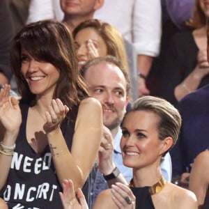 Amanda Sthers, Hortense D'Esteve, Laeticia Hallyday, Luana Belmondo - People au concert de Johnny Hallyday au POPB de Bercy a Paris - Jour 2. Le 15 juin 2013