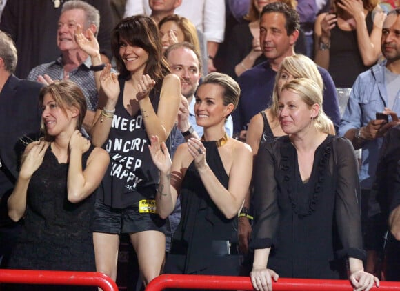 Amanda Sthers, Hortense D'Esteve, Laeticia Hallyday, Luana Belmondo - People au concert de Johnny Hallyday au POPB de Bercy a Paris - Jour 2. Le 15 juin 2013