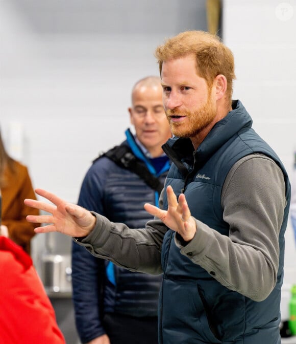 Vancouver, CANADA - Le prince Harry, duc de Sussex, et Michael Buble assistent à la dernière journée de l'événement "One Year to Go" avant les Jeux Invictus de Vancouver Whistler 2025 et font du curling au Vancouver Curling Club au Hillcrest Community Centre à Vancouver, Canada.