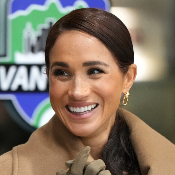 Le prince Harry, duc de Sussex et Meghan Markle, duchesse de Sussex, se joignent participent à un entraînement de curling aux Invictus Games Vancouver Whistler 2025, au Hillcrest Community Centre, Vancouver, Colombie-Britannique, Canada, le 16 février 2024.