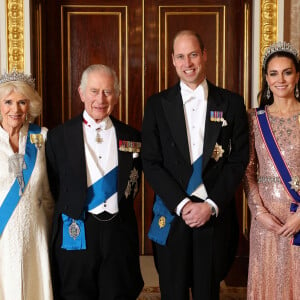 La reine consort Camilla, le roi Charles III d'Angleterre, le prince William, prince de Galles, Catherine Kate Middleton, princesse de GallesLa famille royale du Royaume Uni lors d'une réception pour les corps diplomatiques au palais de Buckingham à Londres le 5 décembre 2023 