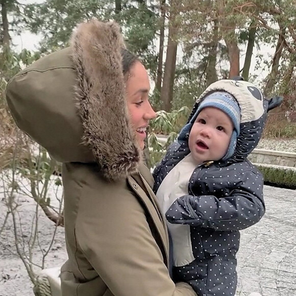 Le prince Harry, duc de Sussex et Meghan Markle, duchesse de Sussex, avec leurs enfants Archie et Lilibet (Netflix)