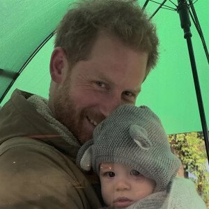Le prince Harry, duc de Sussex et Meghan Markle, duchesse de Sussex, avec leurs enfants Archie et Lilibet. 