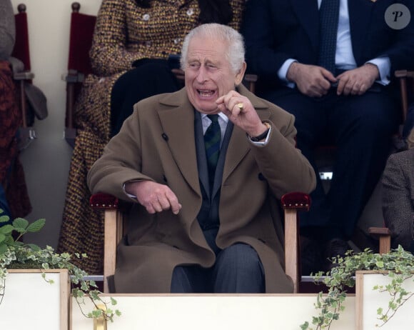 Le roi Charles III d'Angleterre lors du Pony Club Mounted au Royal Windsor Horse Show à Windsor le 30 mai 2024. 