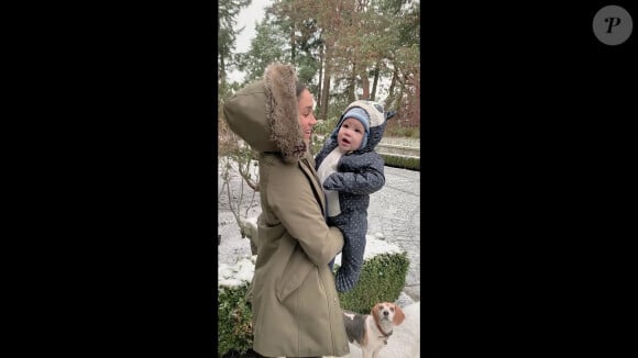 Le prince Harry, duc de Sussex et Meghan Markle, duchesse de Sussex, avec leurs enfants Archie et Lilibet. 