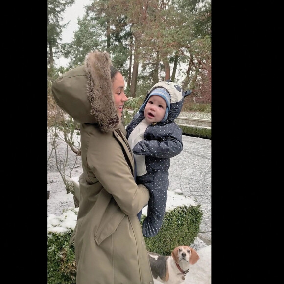 Le prince Harry, duc de Sussex et Meghan Markle, duchesse de Sussex, avec leurs enfants Archie et Lilibet. 