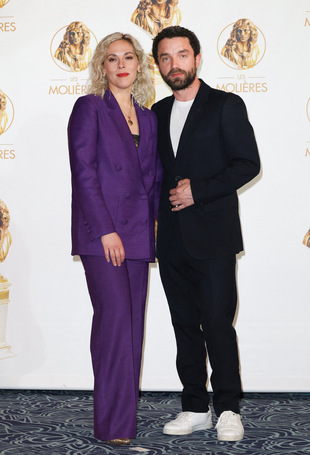 Photo : Alysson Paradis et son compagnon Guillaume Gouix - 35ème cérémonie  des Molières aux Folies Bergère à Paris le 6 mai 2024. © Coadic Guirec /  Bestimage - Purepeople