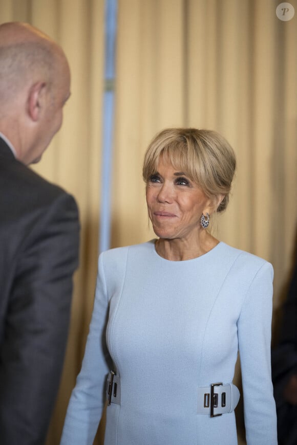 Brigitte Macron durant le dîner officiel organisé pour la venue du président chinois, Xi Jinping en France, au palais de l'Élysée, à Paris, le 6 mai 2024. © Eliot Blondet / Pool / Bestimage