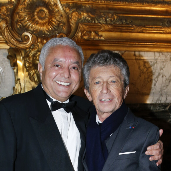 avec Yves Dahan, fondateur et président de l'association Sauvons l'hôpital - François Bennaceur et Yves Dahan - Dîner de gala au profit de la Fondation A.V.E.C. ((Association pour la Vie-Espoir contre le Cancer) au Château de Versailles, le 1 février 2016. © Olivier Borde / Bestimage  no web Belgique et Suisse