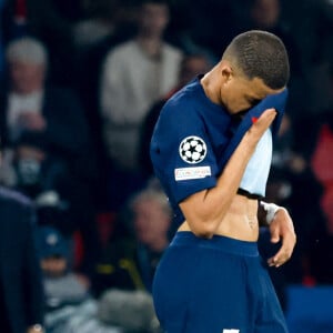 Sans surprise aucune, Kylian Mbappé a annoncé quitter le PSG à la fin de la saison
Kylian Mbappé du Paris Saint-Germain lors du match de la demi-finale retour de l'UEFA Champions League entre le Paris Saint-Germain et le Borussia Dortmund à Paris, France, le 7 mai 2024.