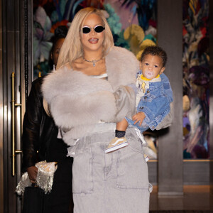 Maman de RZA né en mai 2022 et de Riot né en août 2023, Rihanna a célébré le 2ème anniversaire de son fils ainé à New York avec son chéri ASAP Rocky
Rihanna et ASAP Rocky@ Photo by WavyPeter/Splash News/ABACAPRESS.COM