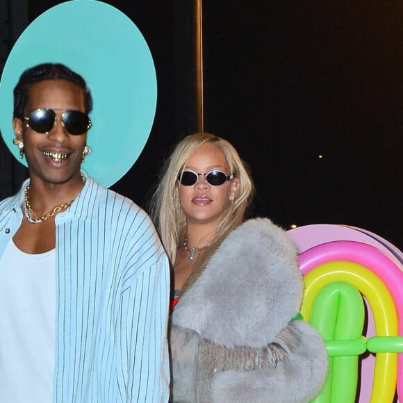 Le rappeur a également opté pour un total look denim.
Rihanna et son compagnon Asap Rocky fêtent le 2ème anniversaire de leur fils Rza au musée Color Factory à New York, le 11 mai 2024. Le couple a également un deuxième enfant, Riot Rose, âgé de 9 mois