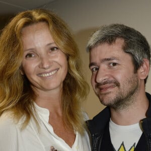 Le chanteur Grégoire et sa femme Eléonore de Galard - Jour 3 - People en backstage du concert de Michel Polnareff à l'AccorHotels Arena de Paris le 10 mai 2016. © Coadic Guirec/Bestimage