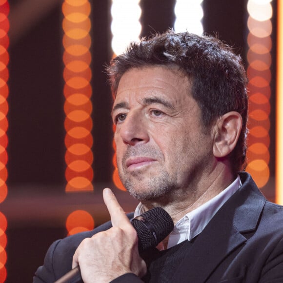 Exclusif - Patrick Bruel lors de l'enregistrement de la soirée "Les 30 ans du sidaction - la soirée événement" au Grand Rex à Paris diffusée le 23 mars 2024 sur France 2 À l'occasion du week-end du Sidaction, qui aura lieu les 22, 23, 24 mars prochain, et pour célébrer cette édition anniversaire, cette soirée-événement mettra l'espoir à l'honneur. L'émission reviendra sur le combat de la pop culture, qui a permis de faire bouger les lignes ces trente dernières années. Accompagnée d'un orchestre symphonique, Line Renaud, en fil rouge de la soirée, sera entourée des fidèles du Sidaction P.Obispo, C.Dechavanne, M.Robin, JP.Gaultier, V. et D.Burki. Ils seront les passeurs d'histoires de cette grande soirée. À leurs côtés, de nombreux artistes se succéderont sur scène. Des prestations uniques puisque chaque tableau a été conçu et chorégraphié spécialement pour l'occasion. © Cyril Moreau / Coadic Guirec / Bestimage 