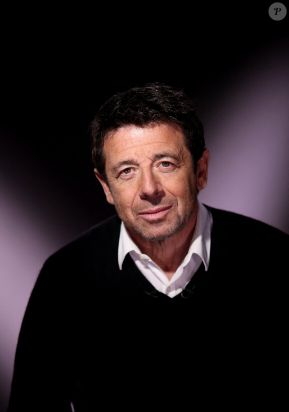 Exclusif - Patrick Bruel lors de l'enregistrement de l'émission "Inoubliables, nos chers grands-parents", présentée par N.Lévy, diffusée le 23 avril, au Studio Harcourt à Paris. Le 20 février 2024 © Dominique Jacovides / Bestimage INOUBLIABLES ­ Nos Chers Grands ­Parents Une collection d'émissions de 4x40' Présentée par N.LEVY Tournée au Studio Harcourt Deuxième invité : Patrick Bruel le 23 avril à 22h50 sur CANAL+ Un voyage immersif au coeur du roman familial d'une personnalité Dans chacune des émissions de cette collection inédite, N.Levy emmène un invité au studio Harcourt, lieu emblématique de la photographie, afin d'explorer de manière singulière son patrimoine familial et sa relation à ses grands-­parents. Chaque personnalité fait l'objet d'une production documentaire dédiée, élaborée à partir d'une sélection d'images d'archives personnelles inédites mais aussi historiques. Ensemble, ils plongent au coeur de ce récit qui témoigne de l'héritage immatériel légué par ses ancêtres, et qui ouvre une fenêtre sur le monde et des époques révolues en racontant la puissance de la transmission. 