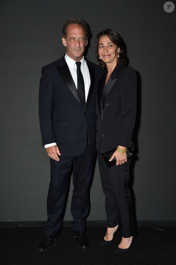 On l'attend sur le tapis rouge pour l'ouverture avec la présentation du film "Le Deuxième Acte", peut être en compagnie de sa bien-aimée Cécile Duffau
Vincent Lindon, président du jury, et sa compagne Cécile Duffau - Photocall de la soirée "Women In Motion" par Kering au Château de la Castre lors du 75ème Festival International du Film de Cannes. Le 22 mai 2022 © Olivier Borde / Bestimage