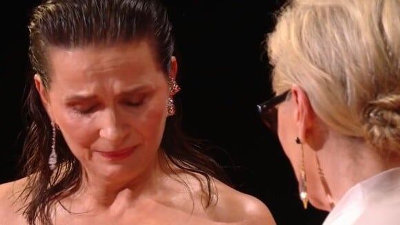 Juliette Binoche a remis la Palme d'Or d'Honneur à Meryl Streep. @ France 2