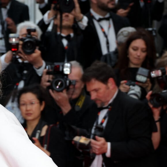Meryl Streep - Montée des marches du film " Le deuxième acte " pour la cérémonie d'ouverture du 77ème Festival International du Film de Cannes, au Palais des Festivals à Cannes. Le 14 mai 2024 © Jacovides-Moreau / Bestimage 