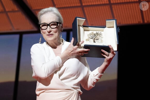 Meryl Streep recevant sa Palme d'Or d'honneur lors du 77e Festival de Cannes le 14 mai 2024. Photo by David NIVIERE/ABACAPRESS.COM