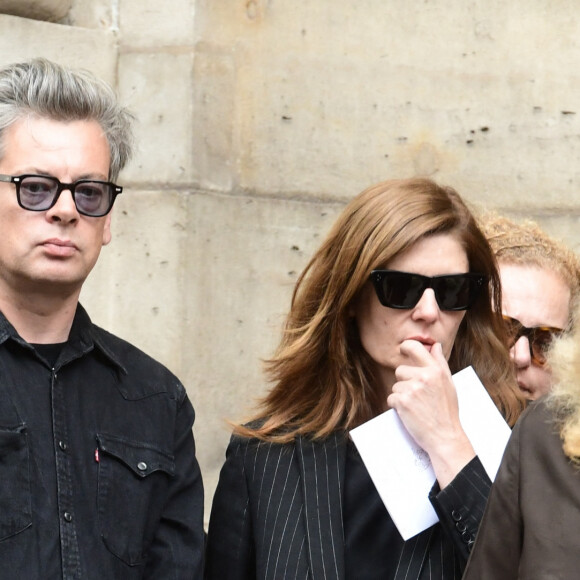 Benjamin Biolay, Chiara Mastroianni, Catherine Deneuve - Sorties des obsèques de Jane Birkin en l'église Saint-Roch à Paris. Le 24 juillet 2023 © Jacovides-KD Niko / Bestimage 