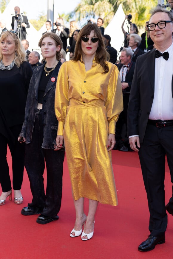 Agathe Bonitzer, Valérie Donzelli, Frédéric Sojcher - Montée des marches du film " Kinds of Kindness " lors du 77ème Festival International du Film de Cannes, au Palais des Festivals à Cannes. Le 17 mai 2024 © Olivier Borde / Bestimage