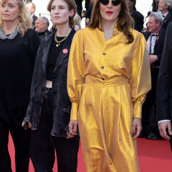 Agathe Bonitzer, Valérie Donzelli, Frédéric Sojcher - Montée des marches du film " Kinds of Kindness " lors du 77ème Festival International du Film de Cannes, au Palais des Festivals à Cannes. Le 17 mai 2024 © Olivier Borde / Bestimage