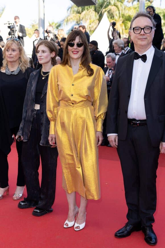 Agathe Bonitzer, Valérie Donzelli, Frédéric Sojcher - Montée des marches du film " Kinds of Kindness " lors du 77ème Festival International du Film de Cannes, au Palais des Festivals à Cannes. Le 17 mai 2024 © Olivier Borde / Bestimage