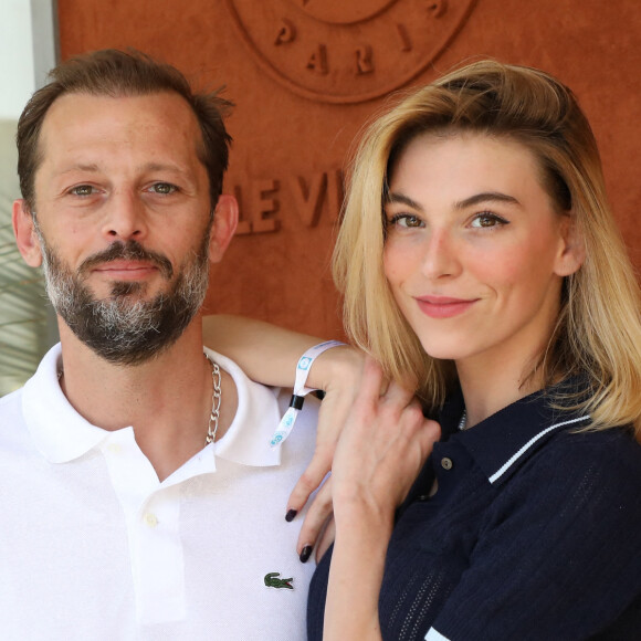 On attendait plus que ça : Nicolas Duvauchelle vient enfin d'épouser Chloé Roy.
Nicolas Duvauchelle et sa compagne Chloé Roy au village lors des internationaux de France Roland Garros à Paris. © Dominique Jacovides / Bestimage 