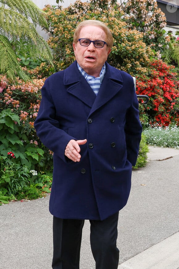 Exclusif - Orlando - Obsèques du producteur François Bennaceur (Ben Naceur) au cimetière ancien de Neuilly-sur-Seine, France, le 13 mai 2024. 