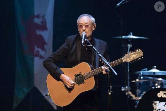 Michael Jones, meilleur ami du chanteur, a même accepté de venir parler de la résistance aux élèves.
Le chanteur-guitariste Michael Jones sur scène en concert à Cagnes sur Mer le 20 septembre 2019 - Photo by Syspeo.c/ANDBZ/ABACAPRESS.COM