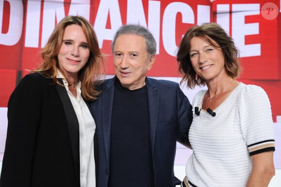 Exclusif - Geraldine Danon, Michel Drucker et Carole Gaessler - Enregistrement de l'émission Vivement dimanche au studio Gabriel, présentée par M.Drucker et diffusée sur France 3 le 15 octobre 2023. © Guillaume Gaffiot / Bestimage