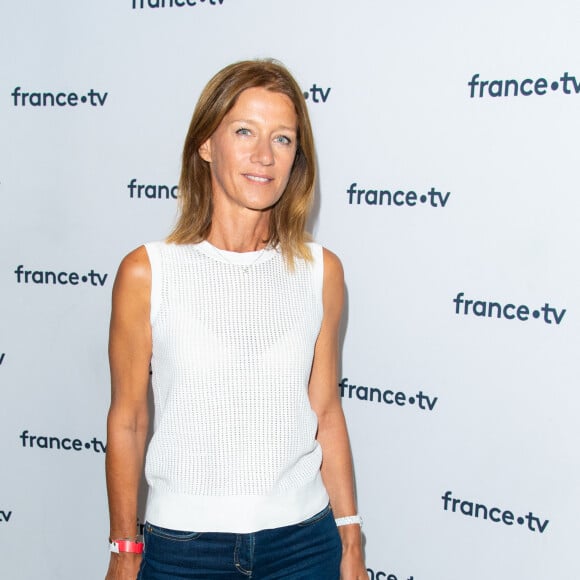 Carole Gaessler lors du photocall dans le cadre de la conférence de presse de France Télévisions au Pavillon Gabriel à Paris, France, le 24 août 2021. © Pierre Perusseau/Bestimage