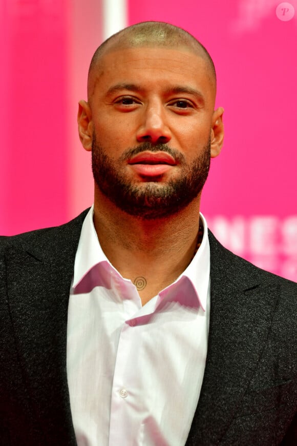 Xavier Delarue au photocall de la seconde soirée du festival Canneseries saison 3 au Palais des Festivals à Cannes, le 10 octobre 2020. Canneseries se déroule du 9 au 14 octobre avec des mesures sanitaires importantes dues au COVID-19. © Bruno Bebert / Bestimage