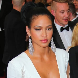 Elle fait référence aux violences conjugales subies par son amie Cassie.
Cassie et P. Diddy - Soirée Costume Institute Gala (Met Ball) au Metropolitan Museum, célébrant l'ouverture de Chine: à travers le miroir à New York