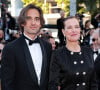 Avec sa mère Carole Bouquet.
Dimitri Rassam et sa mère Carole Bouquet - Montée des marches du film " Megalopolis " lors du 77ème Festival International du Film de Cannes, au Palais des Festivals à Cannes. © Jacovides-Moreau / Bestimage 