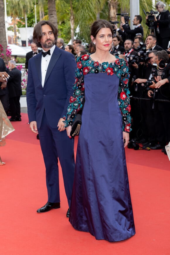 Dimitri Rassam et Charlotte Casiraghi - Montée des marches du film " Jeanne du Barry " pour la cérémonie d'ouverture du 76ème Festival International du Film de Cannes, au Palais des Festivals à Cannes. © Olivier Borde / Bestimage