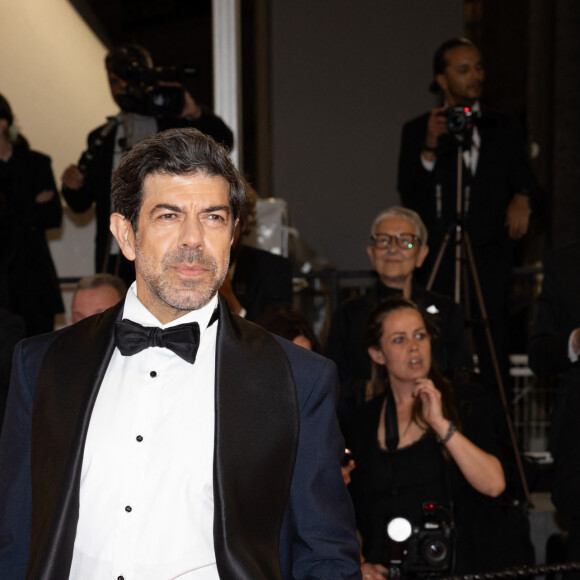 Pierfrancesco Favino à la montée des marches du film Parthenope lors du 77ᵉ Festival International du Film de Cannes, au Palais des Festivals à Cannes. Le 21 mai 2024 © Jacovides-Moreau / Bestimage