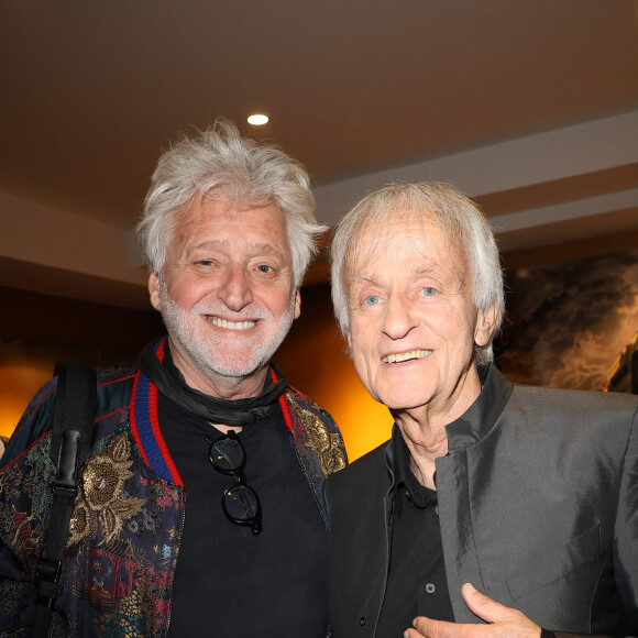 Gilbert Rozon et Dave - Dave célèbre son 80ème anniversaire sur la scène de Grand Rex à Paris le 21 mai 2024. Dave a enthousiasmé le public durant plus de deux heures, pour son concert anniversaire. © Coadic Guirec/Bestimage