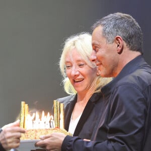 Dave, Sylvie Testud et Marc Olivier Fogiel - Dave célèbre son 80ème anniversaire sur la scène de Grand Rex à Paris le 21 mai 2024. Dave a enthousiasmé le public durant plus de deux heures, pour son concert anniversaire. © Coadic Guirec/Bestimage