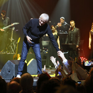 Son public était ravi
Dave - Dave célèbre son 80ème anniversaire sur la scène de Grand Rex à Paris le 21 mai 2024. Dave a enthousiasmé le public durant plus de deux heures, pour son concert anniversaire. © Coadic Guirec/Bestimage