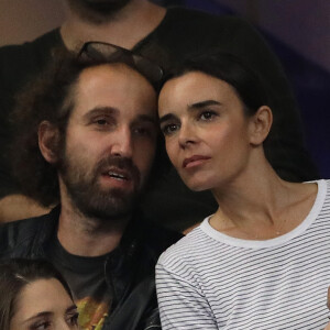 Élodie Bouchez est en couple devant plus de 20 ans avec Thomas Bangalter

Elodie Bouchez et son mari Thomas Bangalter (groupe Daft Punk) dans les tribunes du stade de France lors du match de ligue des nations opposant la France à l'Allemagne à Saint-Denis, Seine Saint-Denis, France, le 16 octobre 2018. La France a gagné 2-1.