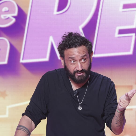 La propriété de l'animateur s'étend par ailleurs jusqu'à 5000 m2 et donne sur des vignes. 
Exclusif - Cyril Hanouna - Sur le plateau de l'émission TPMP (Touche Pas à Mon Poste) présentée en direct par C.Hanouna et diffusée sur C8 - Paris le 03/05/2024 - © Jack Tribeca / Bestimage
